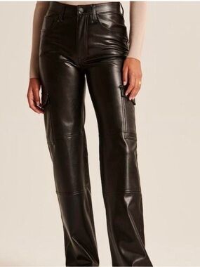 Abercrombie & Fitch 90s Relaxed High Rise Vegan Leather Cargo Pants